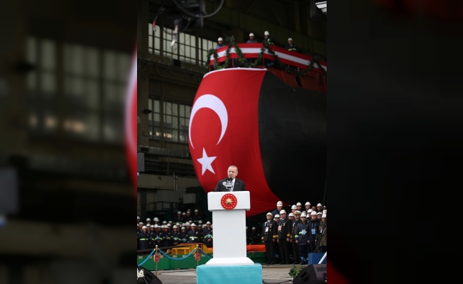 Türkiye'nin yeni denizaltısı suyla buluşuyor
