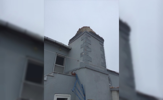 Edirne'de şiddetli rüzgar nedeniyle caminin minaresi yıkıldı