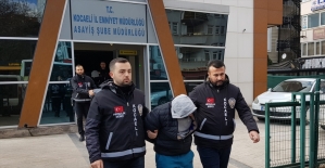 Kocaeli'de evlerden hırsızlık yaptığı iddiasıyla 3 şüpheli İstanbul'da yakalandı