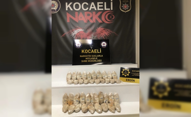 Kocaeli'de yolcu otobüsünde 10 kilogram eroin ele geçirildi