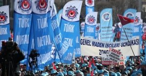 Metal işçileri Bursa'da miting düzenledi