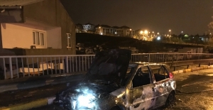 Pendik’te otomobili yanan sürücü ağır yaralandı