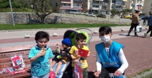 Bursa'da Gemlik Ülkü Ocakları'ndan çocuklara 23 Nisan hediyesi