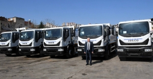 İzmir Karabağlar Belediyesi temizlik araç filosuna güç kattı