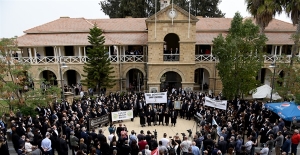 Kıbrıs'ta avukatlar eylemde