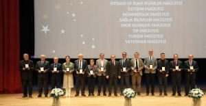 Erciyes Üniversitesi’nde 2023 yılı ödülleri sahiplerini buldu