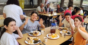 İzmir’de ‘Okulumda Sağlıklı Besleniyorum’ programı sürüyor