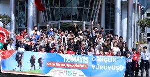 İzmitli gençler, 19 Mayıs Gençlik Yürüyüşünde buluştu