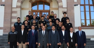 Konya'da yükselen takımdan Başkan Altay'a ziyaret