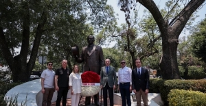 Numan Kurtulmuş'tan Meksika'daki Atatürk Anıtı'na ziyaret