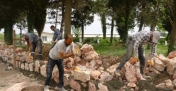 Kocaeli'de 17 mezarlıkta taş duvar ve tel çit yapılıyor